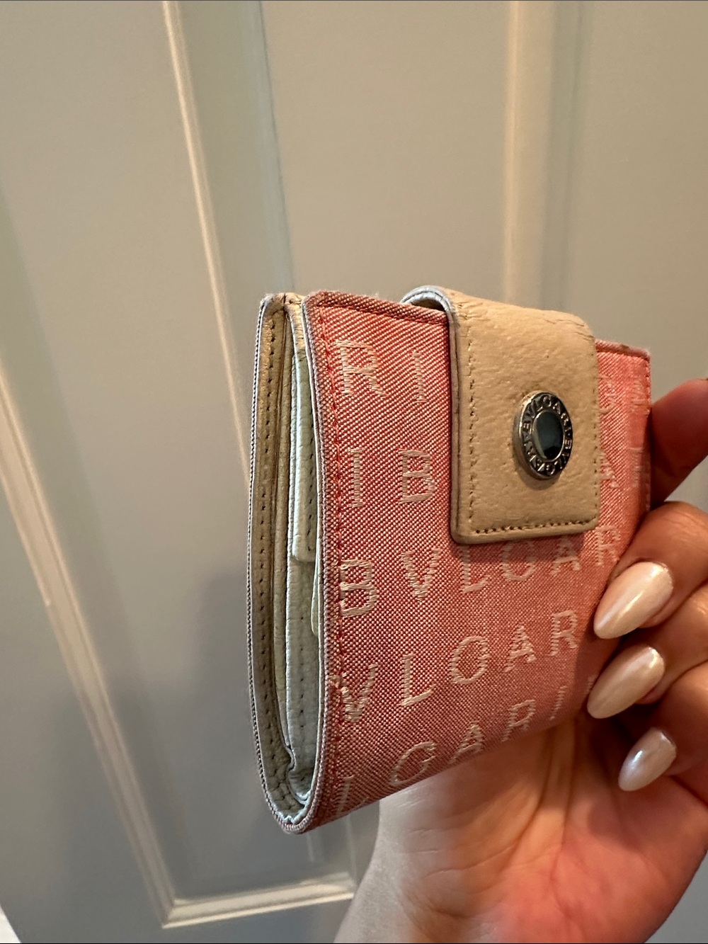 Bulgari Pink Canvas Logo Compact Wallet with Cream Snap - Picture 4 of 9